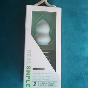 New Blending Sponge & Holder